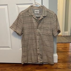 Men’s L short sleeve button up shirt